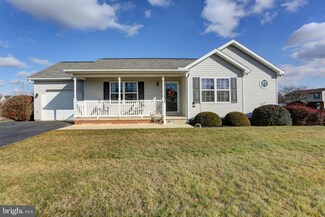 12125 Red Hawk Dr, Waynesboro, PA 17268