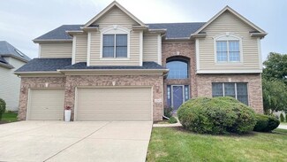 3902 Gladstone Dr, Naperville, IL 60565