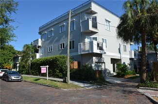 1052 6th St N Unit 3, Saint Petersburg, FL 33701