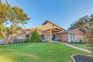 18424 Voss Rd, Dallas, TX 75287