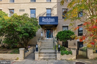 121 13th St NE Unit 301, Washington, DC 20002