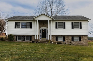8166 Lavelle Rd, Athens, OH 45701
