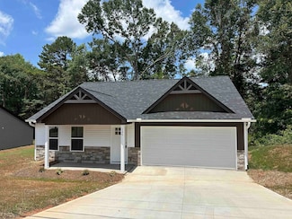 136 Dendy Dr, Wellford, SC 29385