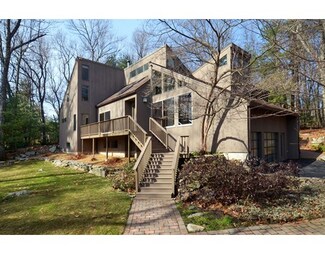 15 Warren St, Boylston, MA 01505