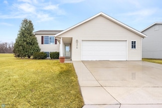 3216 39th Ave S, Fargo, ND 58104