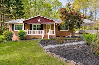 2305 Amelia Rd, Pfafftown, NC 27040