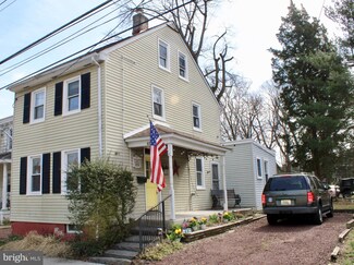48 E 3rd St, Moorestown, NJ 08057