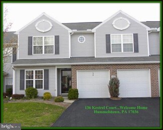 136 Kestrel Ct, Hummelstown, PA 17036