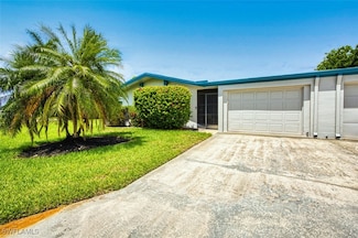 5554 Hamlet Ln, Fort Myers, FL 33919