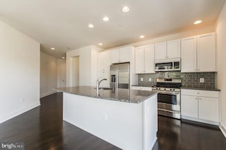 600 S 24th St Unit 210, Philadelphia, PA 19146