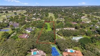 9840 SW 104th St, Miami, FL 33176