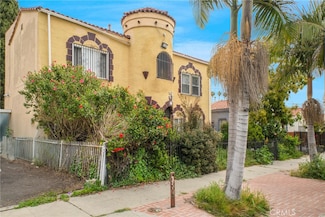 1061 W 57th St, Los Angeles, CA 90037