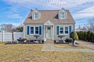 63 William St, Feeding Hills, MA 01030