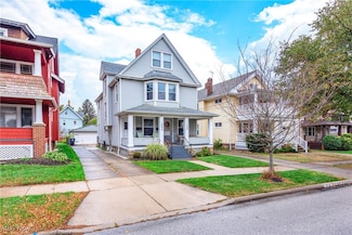 1590 Lakeland Ave, Lakewood, OH 44107