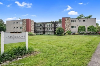 4345 Crooks Rd Unit 24, Royal Oak, MI 48073