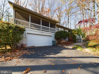 11412 Purple Beech Dr, Reston, VA 20191