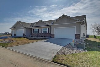 2907 Clubhouse Dr, Marion, IA 52302