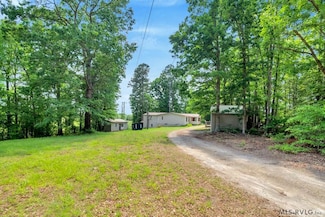 2462 Lone Oak Rd, Chase City, VA 23924