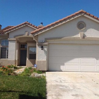4 Cabernet Cir, Salinas, CA 93906
