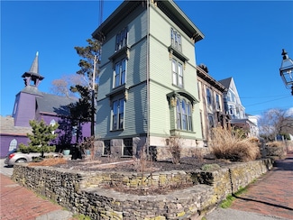 92 Pelham St Unit 3, Newport, RI 02840