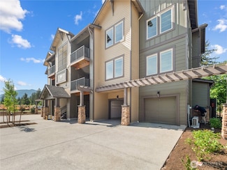 1850 SE 12th Place Unit 202, North Bend, WA 98045