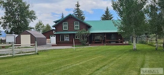 4251 Summit Dr, MacKay, ID 83251
