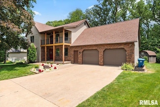 4050 4th Street B, East Moline, IL 61244