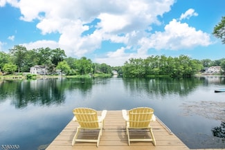 18 Mosswood Trail, Denville, NJ 07834