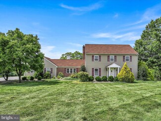 1094 Hilltop Rd, Leesport, PA 19533