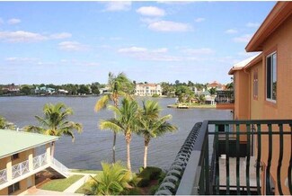 9400 Gulf Shore Dr Unit 6, Naples, FL 34108