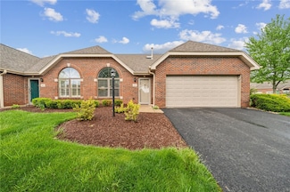 1426 Lyons Chase Cir, Murrysville, PA 15668
