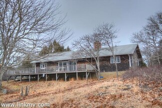 8 Smith Ln, Chilmark, MA 02535