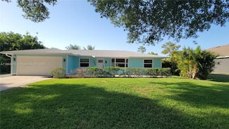744 Lake Dr, Sebastian, FL 32958