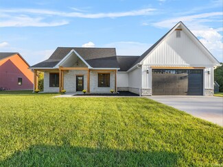 731 E Quinn Raye Ct, Ellettsville, IN 47429