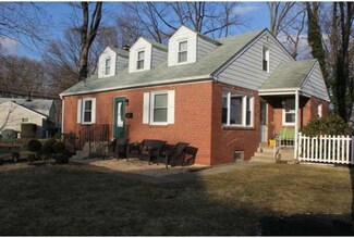 418 Buchanan Ave, Folsom, PA 19033