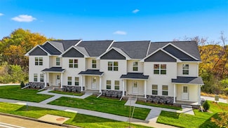 713 E Foster Rd, Iowa City, IA 52245