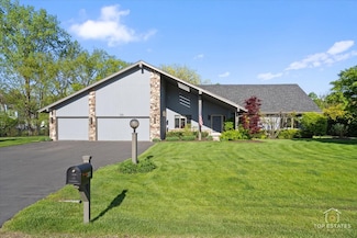 203 Royal Ct, Prospect Heights, IL 60070
