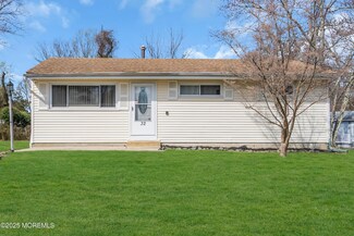32 Dawn Cypress Ln, Jackson, NJ 08527
