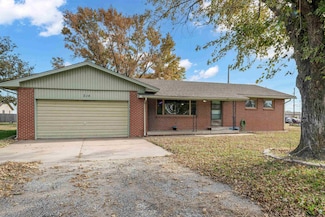 214 N Sedgwick Ave, Burrton, KS 67020