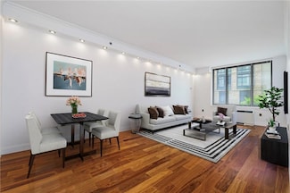 10 City Place Unit 2D, White Plains, NY 10601