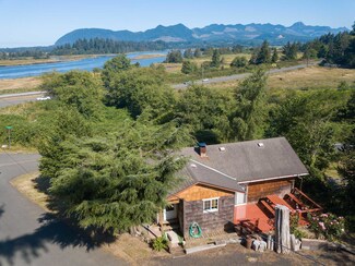 107 Hemlock Rd, Wheeler, OR 97147