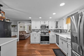 65 Alden Dr, West Warwick, RI 02893