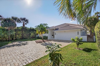 513 S Riverside Dr, Pompano Beach, FL 33062