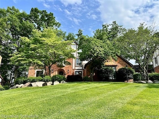 3079 Kenwood Dr, Rochester Hills, MI 48309