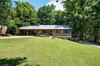 704 Wilkins St, Mayodan, NC 27027