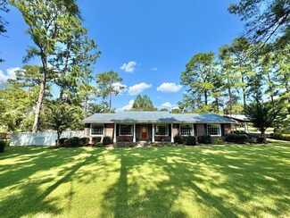 568 N Victory Dr, Lyons, GA 30436