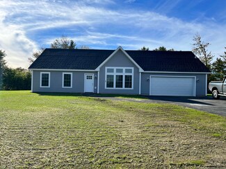 64 Knoll Crest Dr, Bangor, ME 04401