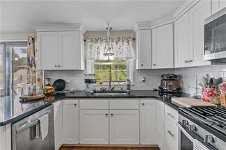 196 Monterey Dr, West Warwick, RI 02893