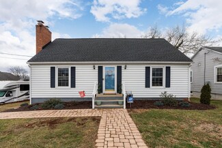 22 Greenview Dr, Staunton, VA 24401