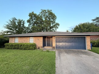 3907 Chateau Dr, Shreveport, LA 71108